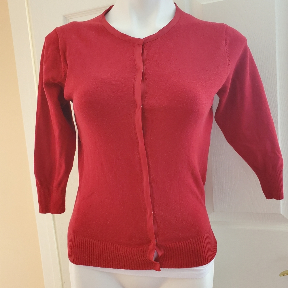 Gap sweater